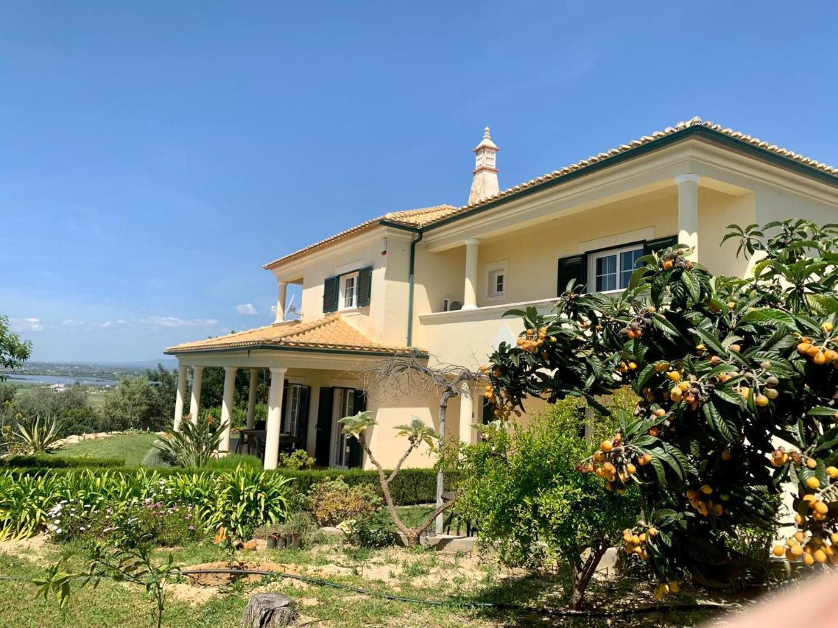 Villa Tranberg Suites Ferreiras Exterior photo
