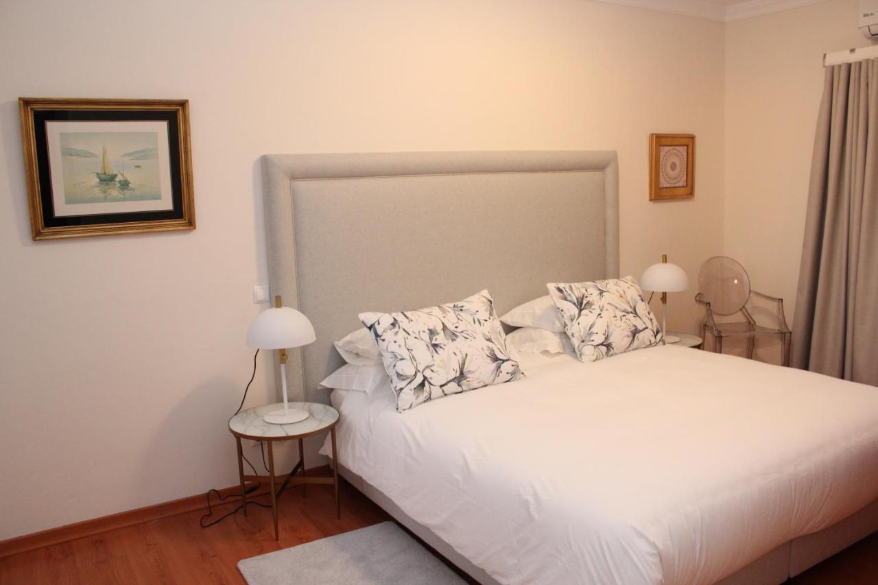 Villa Tranberg Suites Ferreiras Exterior photo