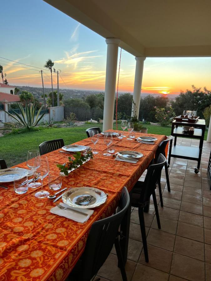 Villa Tranberg Suites Ferreiras Exterior photo